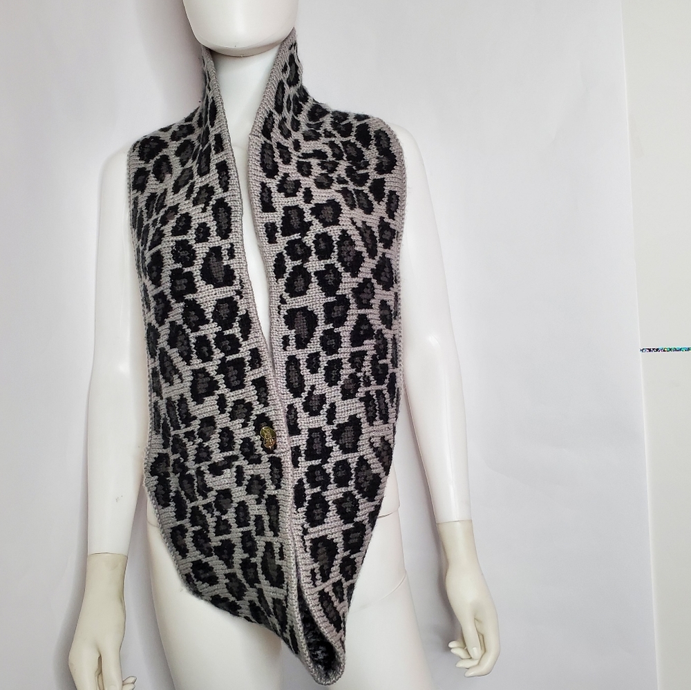 BETSEY JOHNSON Leopard Print Infinity Scarf w/Silver Heart Detail Size OS